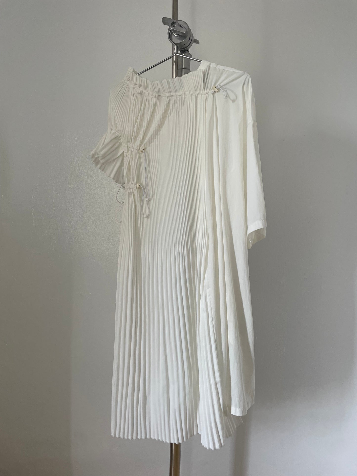 Y-3 white pleated t-shirt dress with bungee cords