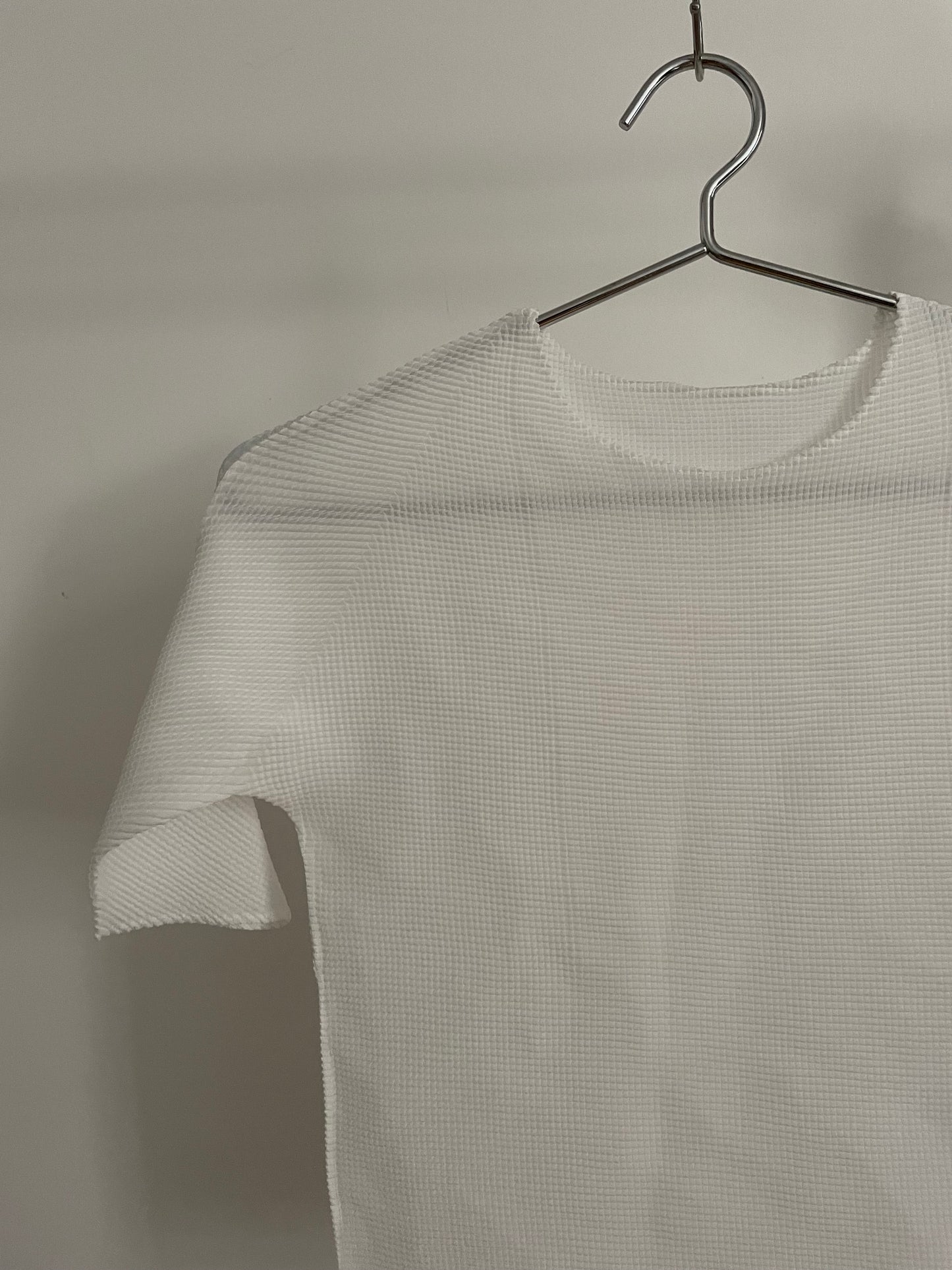 Pleats T Issey Miyake white waffle pleated short sleeve crewneck