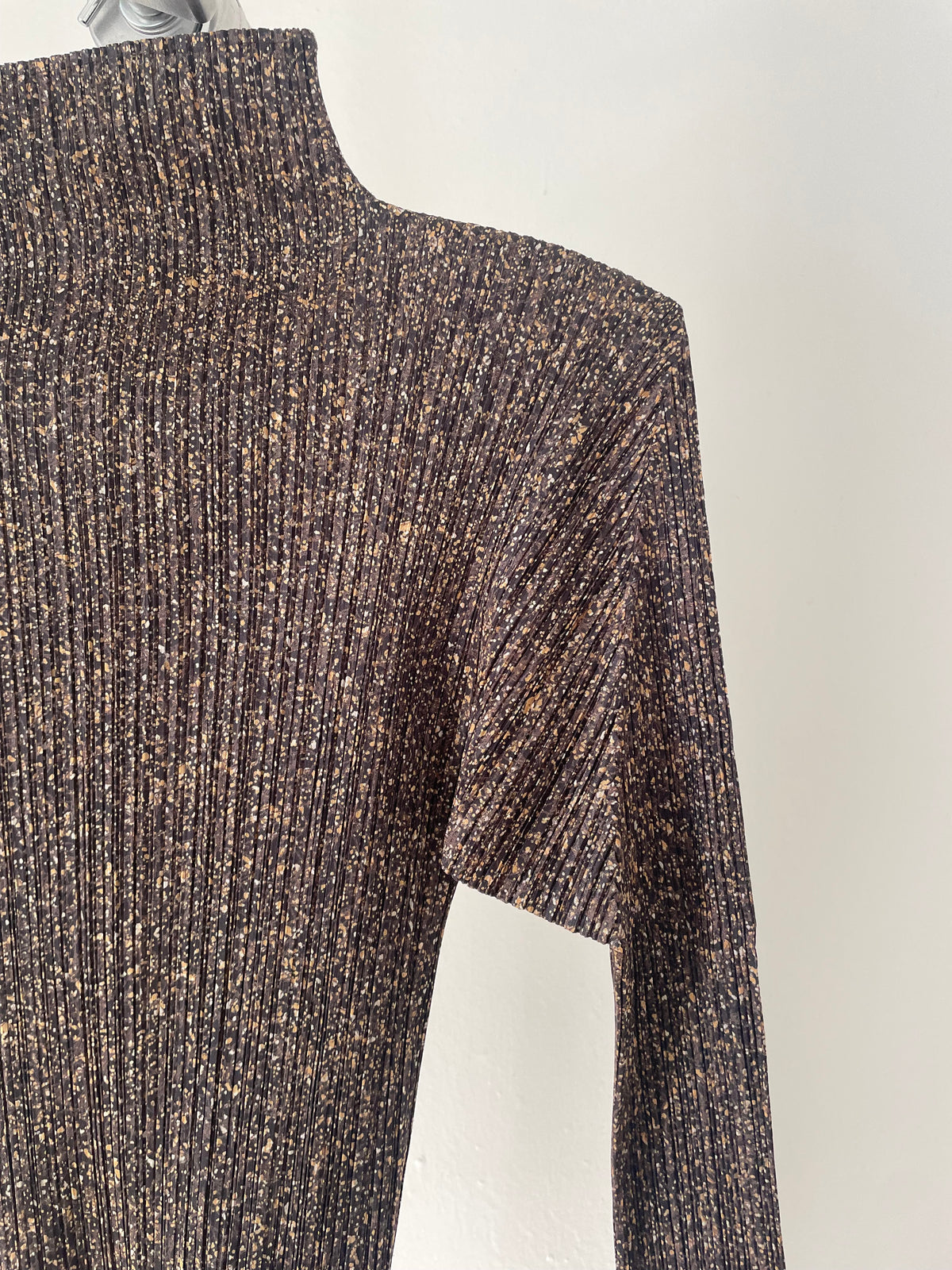 Pleats Please Issey Miyake brown speckled turtleneck
