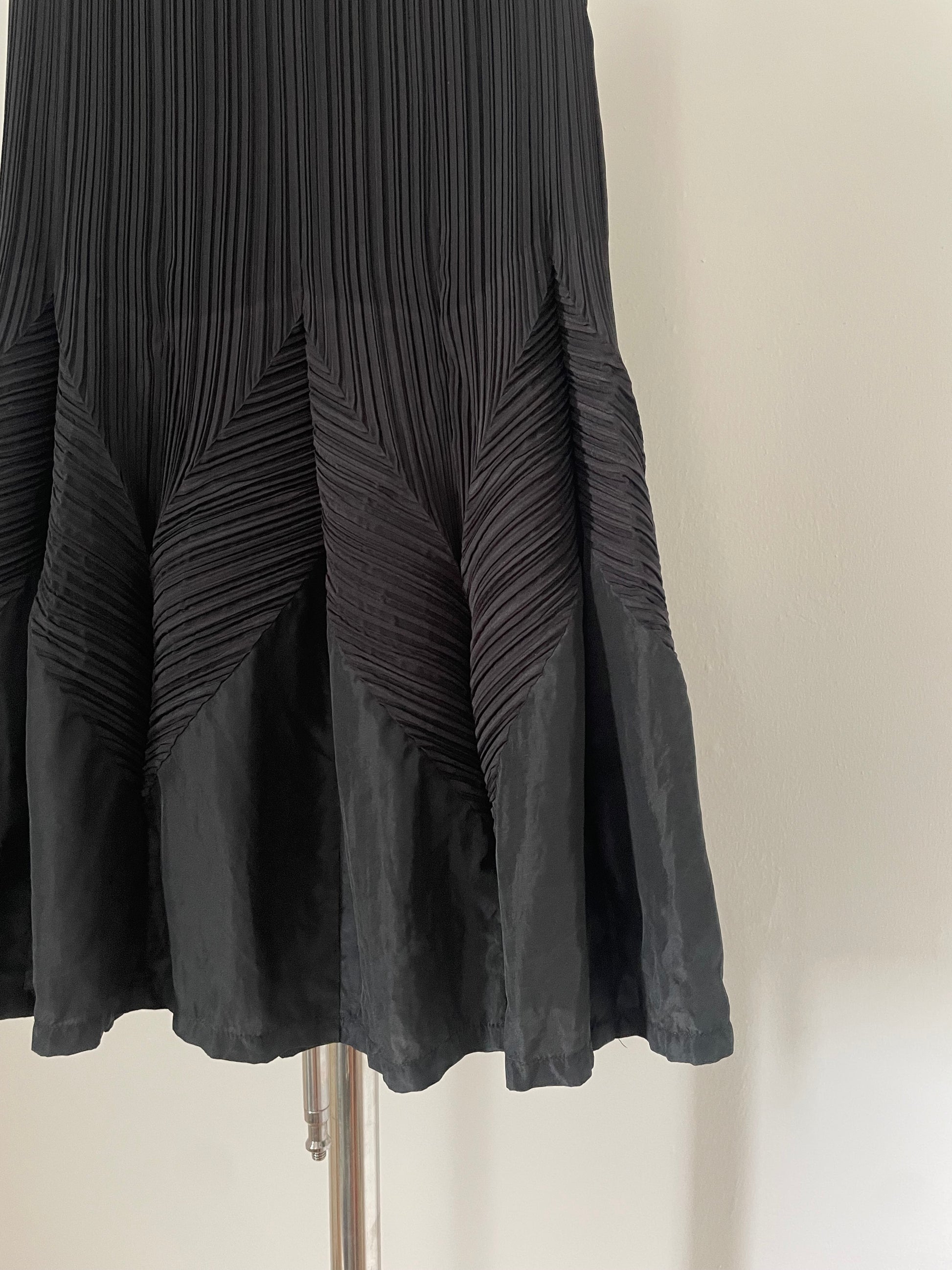 Issey Miyake Fete pleated skirt with silk hem
