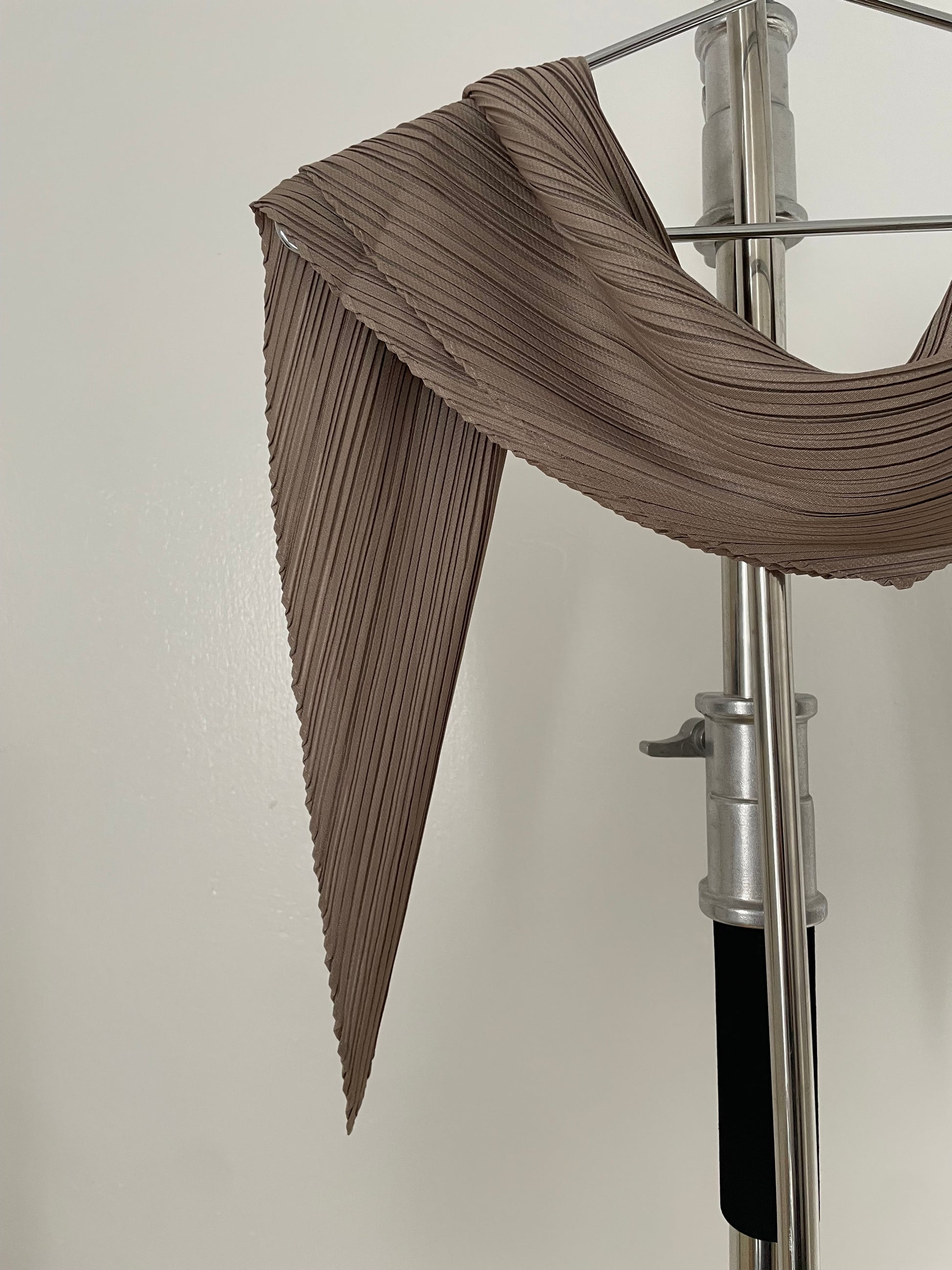 Issey Miyake Greige diamond-shaped scarf