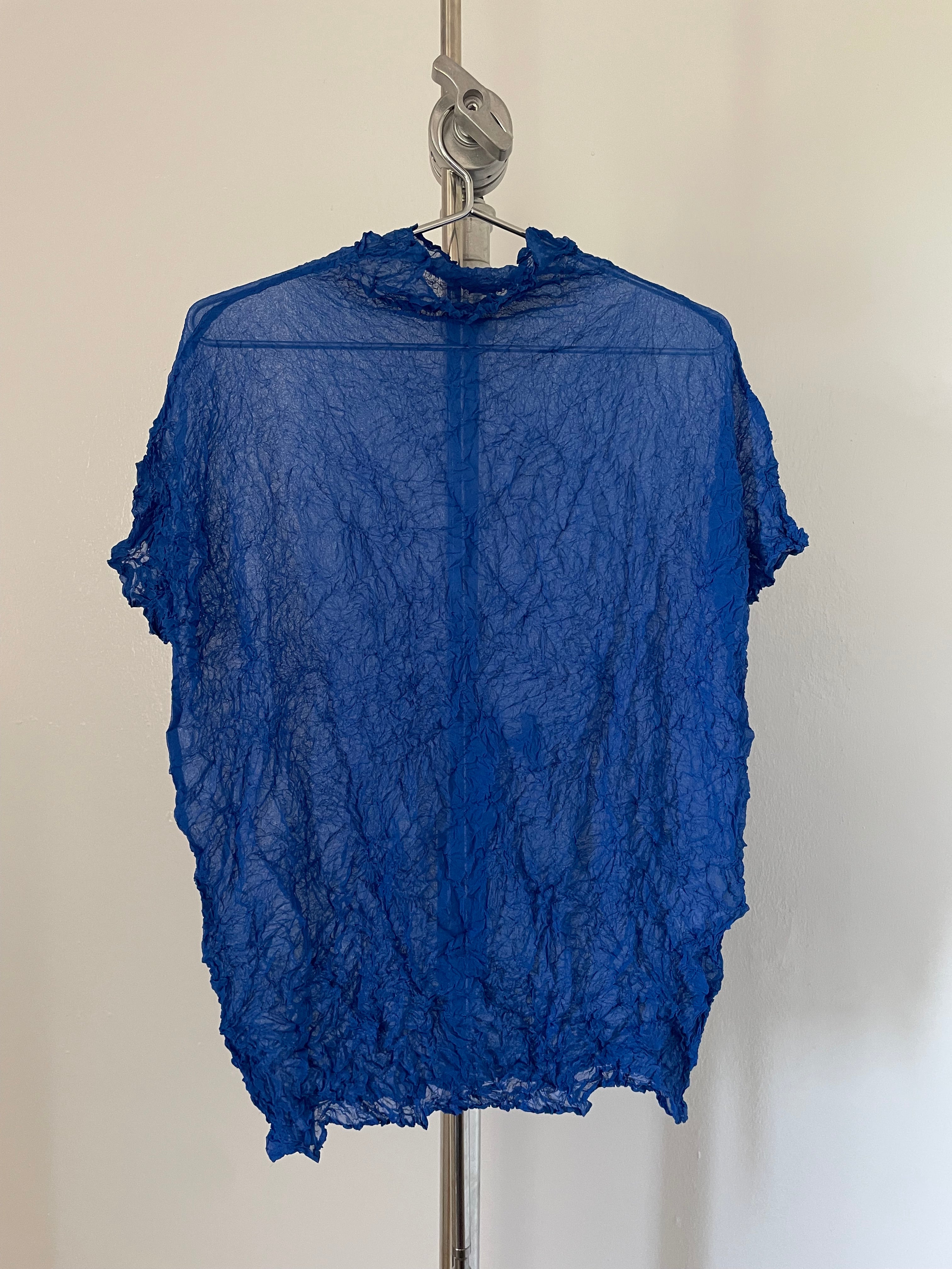 Issey Miyake Permanente blue crinkle mock neck top – sonomama sonomama