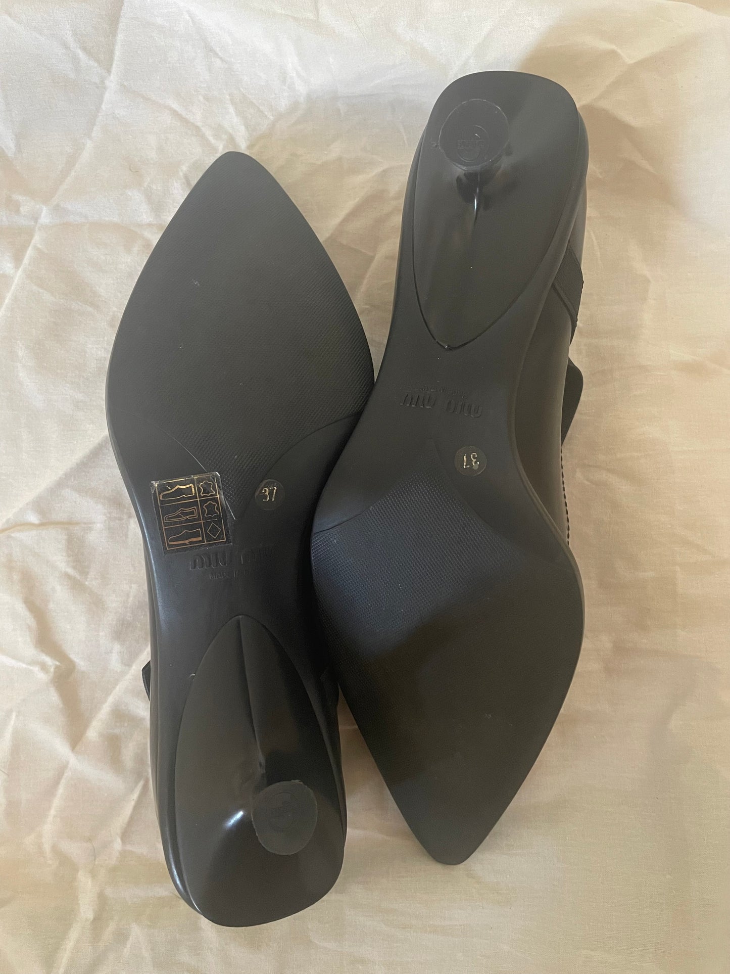 Miu Miu fall/winter 1997 black Mary Jane pumps