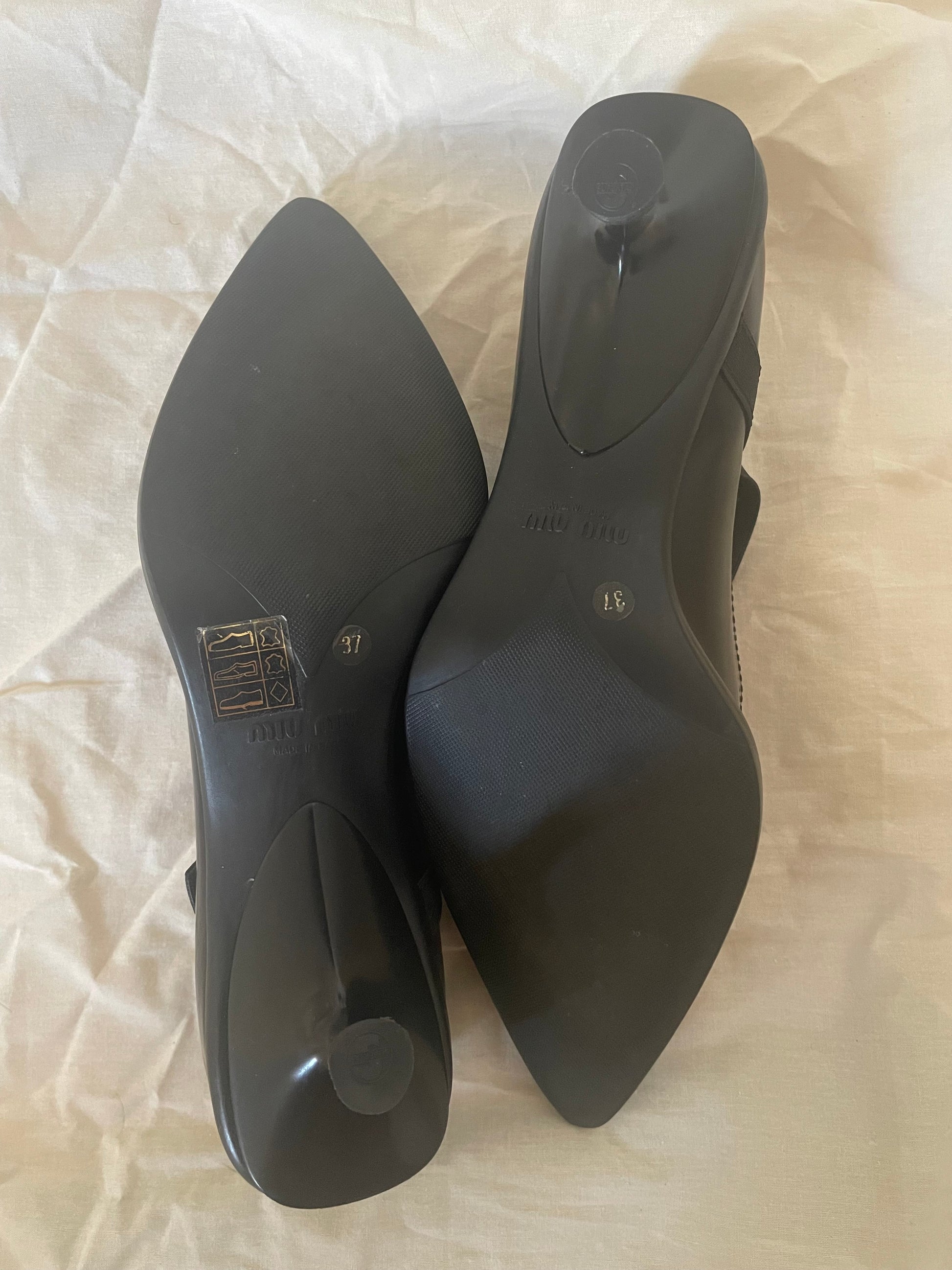 Miu Miu fall/winter 1997 black Mary Jane pumps