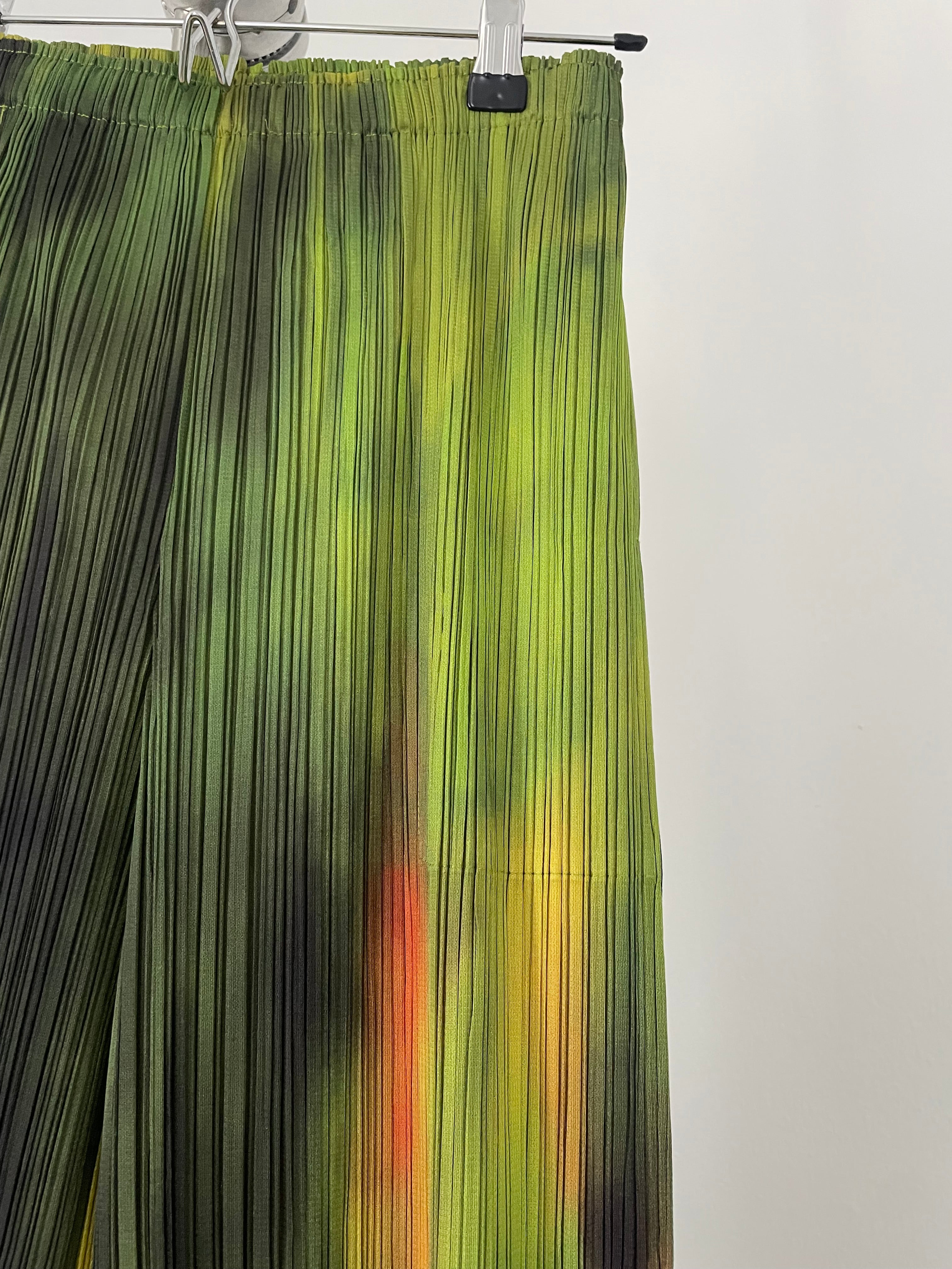 Pleats Please Issey Miyake Turnip & Spinach pants – sonomama sonomama