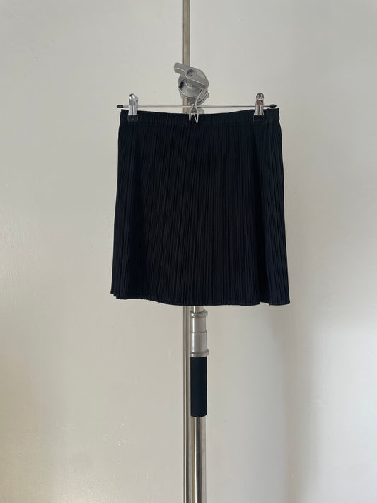Pleats Please Issey Miyake black pleated mini skirt