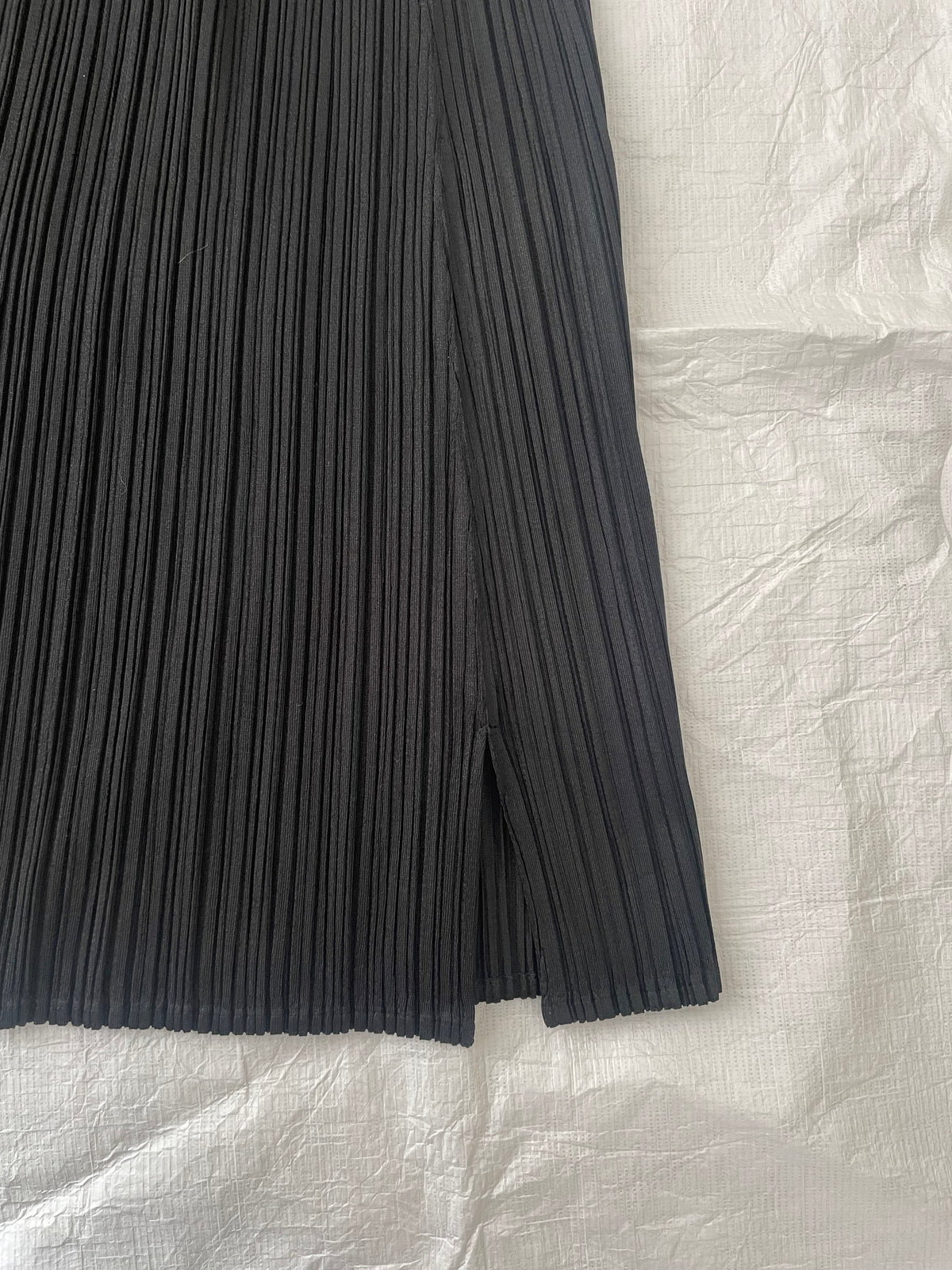 Pleats Please Issey Miyake black pleated mini skirt