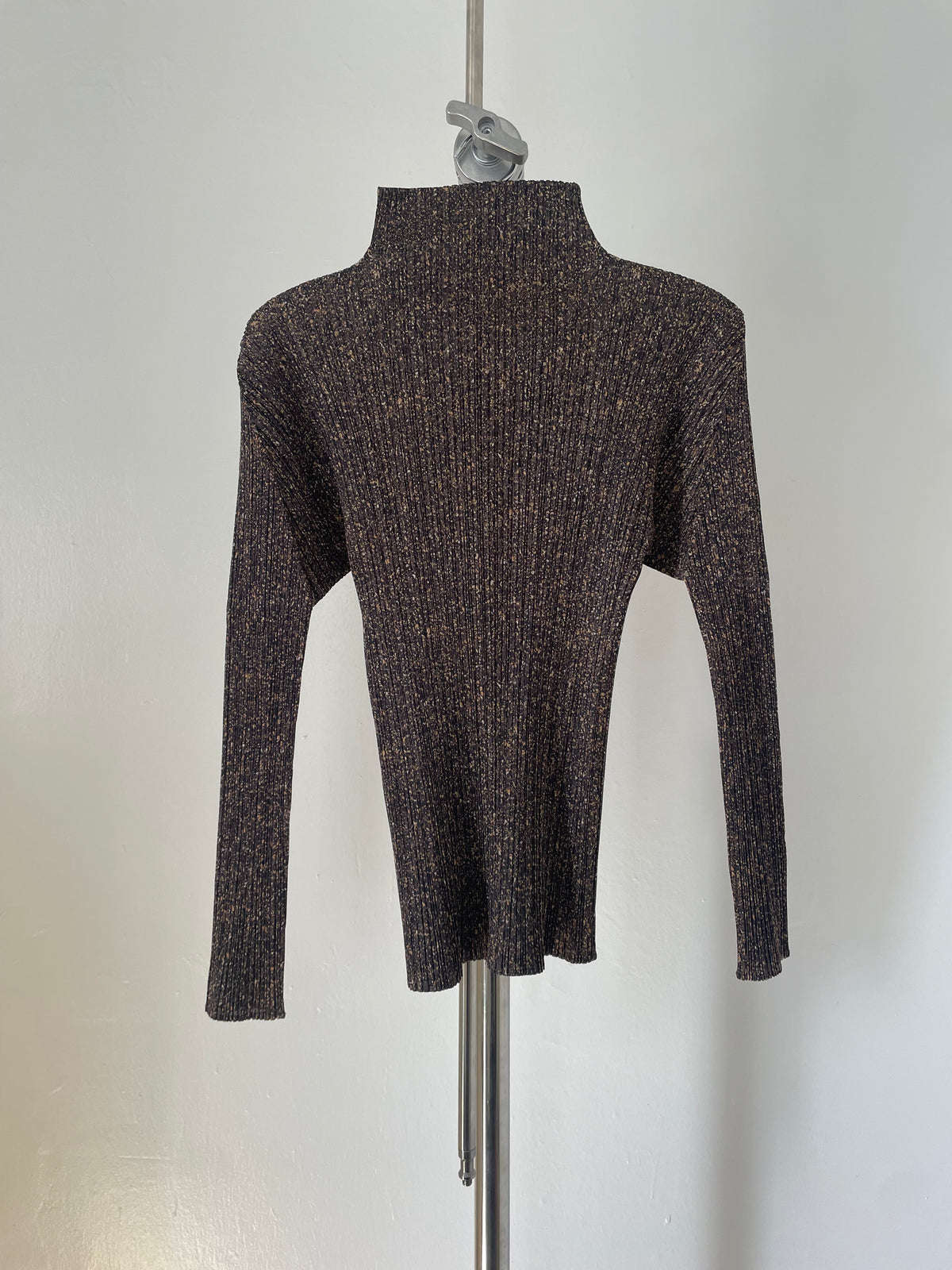 Pleats Please Issey Miyake brown speckled turtleneck