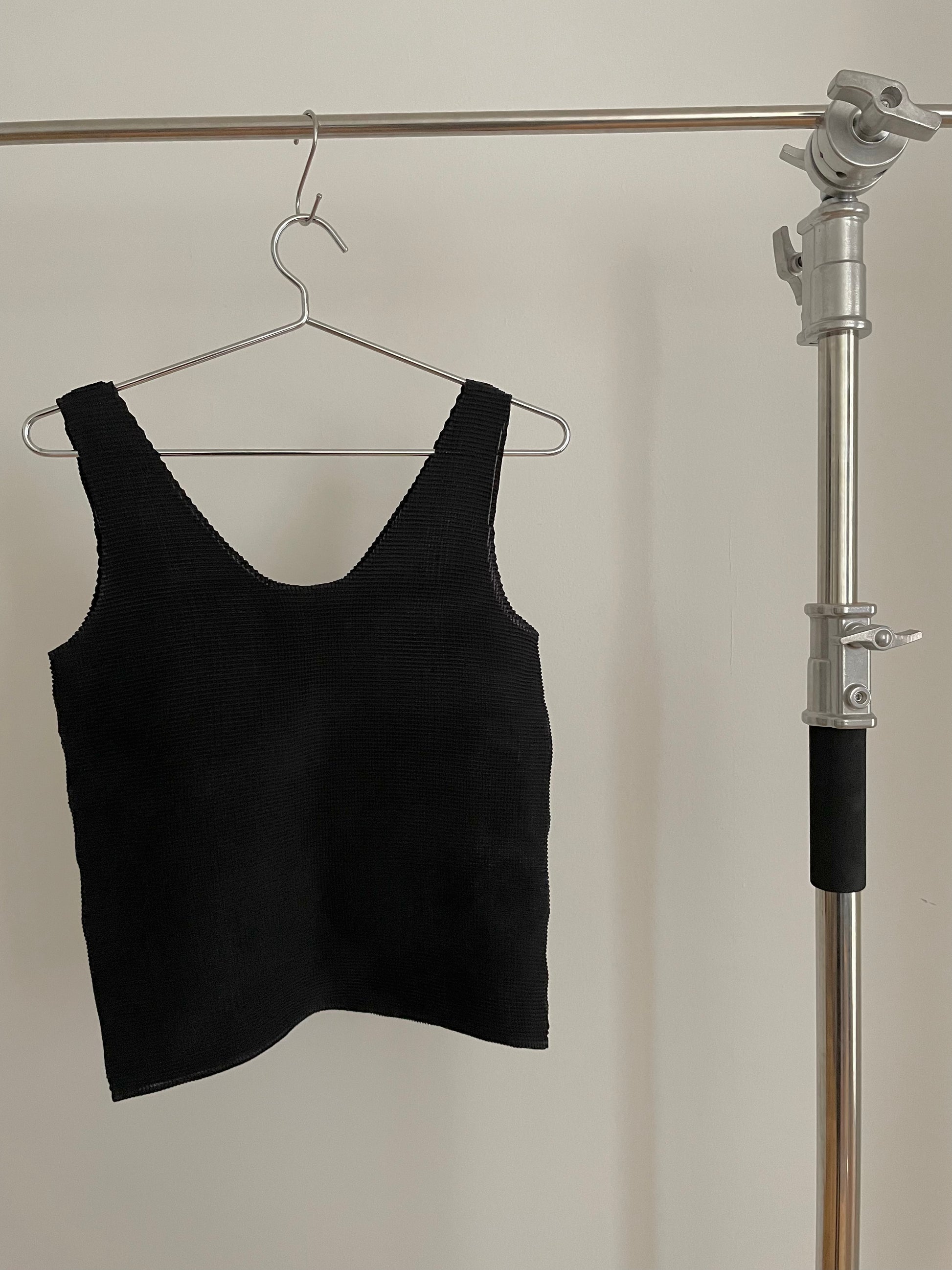 Vintage womens Issey Miyake Cauliflower black waffle pleated tank top