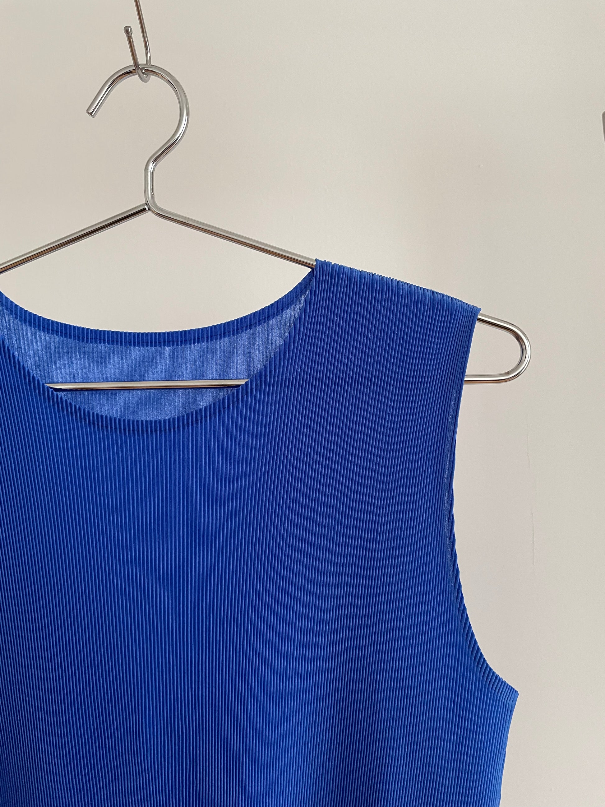 Pleats Please Issey Miyake Mist blue pleated tank top – sonomama
