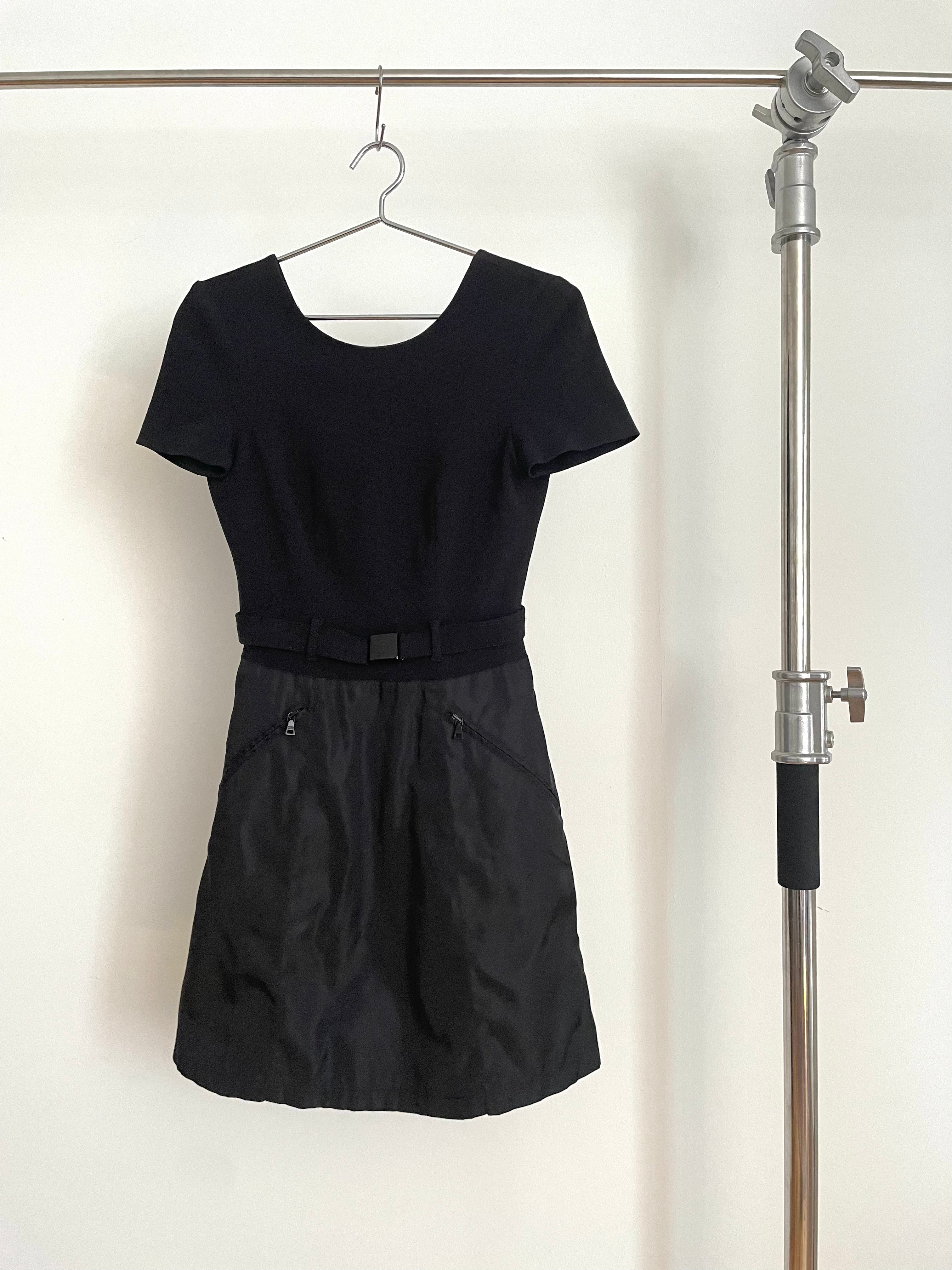 Prada 90s dress with logo belt – sonomama sonomama