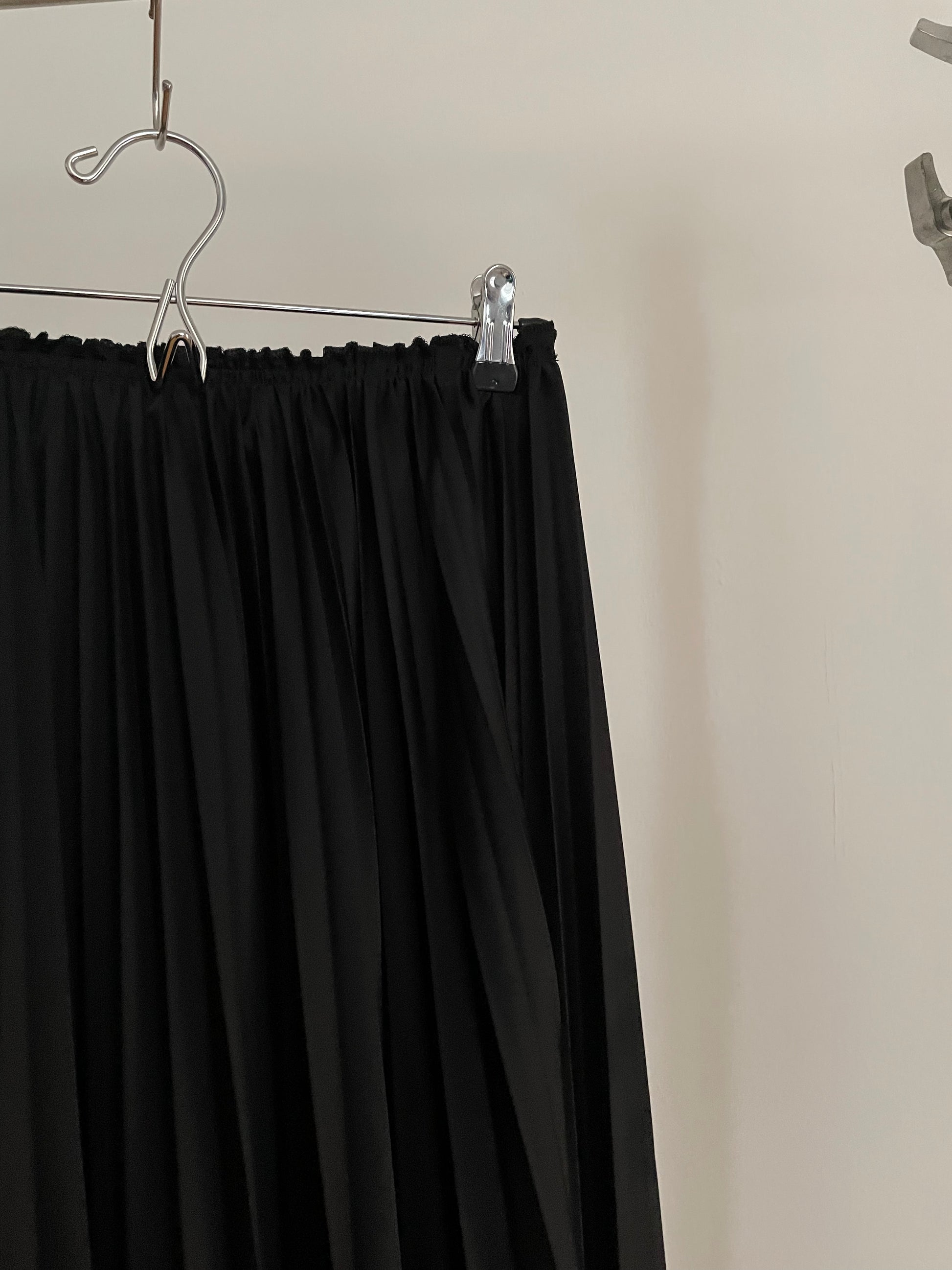 Vintage Comme des Garçons GIRL black pleated mid length skirt