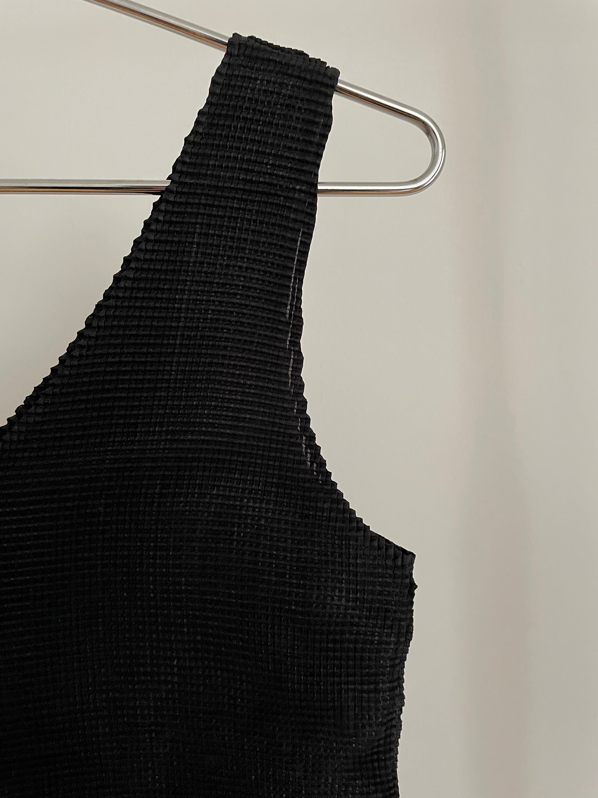 Vintage womens Issey Miyake Cauliflower black waffle pleated tank top